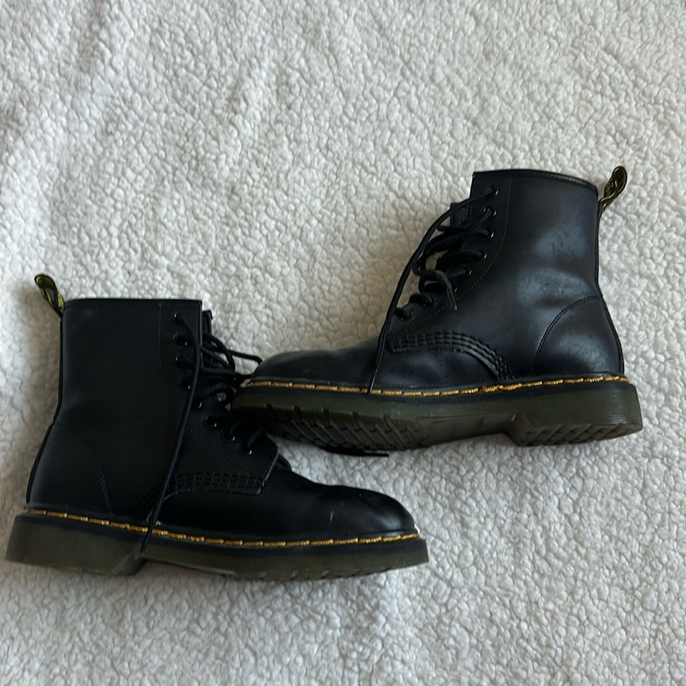 black classic doc martens
